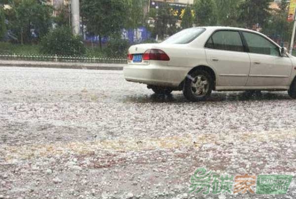 中國(guó)多地遭遇強(qiáng)降雨冰雹天氣