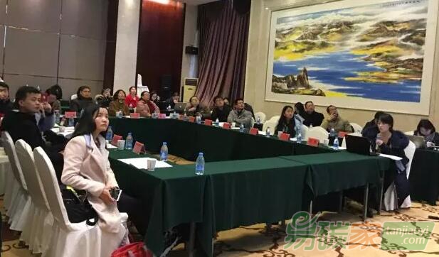 中國低碳城市建設評價指標體系研究與應用推介研討會在昆明召開