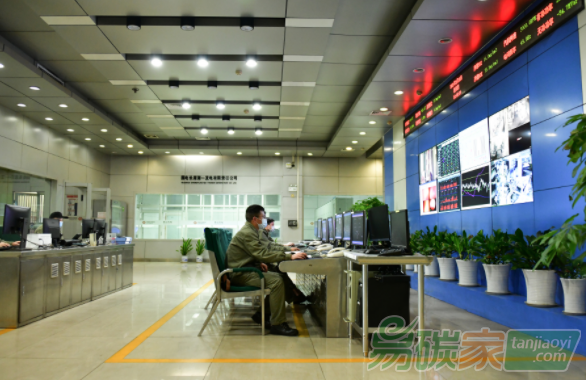 拿下全國(guó)碳市場(chǎng)“1號(hào)”登記賬戶(hù) 長(zhǎng)源電力：可獲配額大致有數(shù)，預(yù)計(jì)2025年實(shí)現(xiàn)碳達(dá)峰