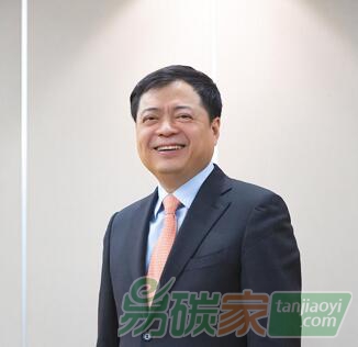 全國(guó)政協(xié)常委、正泰集團(tuán)董事長(zhǎng)南存輝建議，盡快出臺(tái)《碳排放權(quán)交易管理暫行條例》，提升碳交易市場(chǎng)立法層級(jí)與效力，加強(qiáng)碳市場(chǎng)配額制度研究